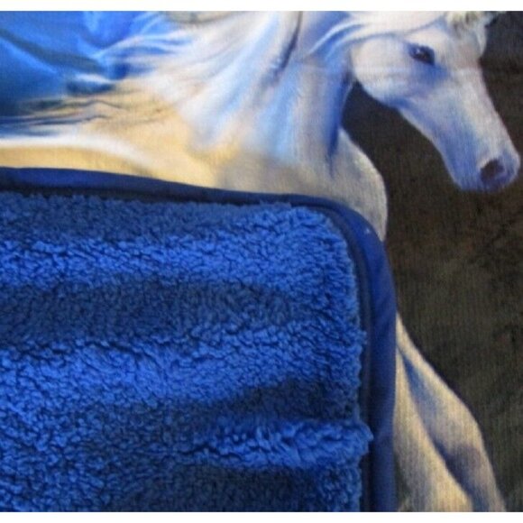 New Anne Stokes Moonlight Unicorn Plush Fleece Throw Gift Blanket Sherpa WARM - Picture 5 of 6